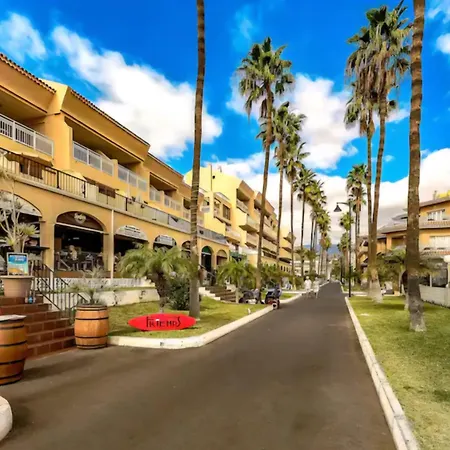Magnificent Beachfront Apartamento